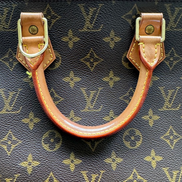 100% Authentic Louis Vuitton Monogram Alma Handbag - Picture 13 of 16